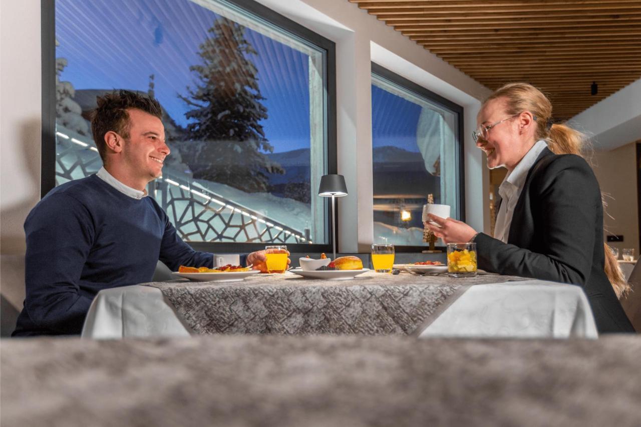 Hotel Bucaneve Livigno Esterno foto